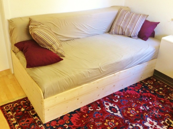 Ansichtkaart robot knijpen Zero Waste Couch / Sofa / Bett / Gästebett selbstgebaut aus Holz (c)  www.einfachzerowasteleben.de aus Holz selbstgebaut - Einfach Zero Waste  leben!