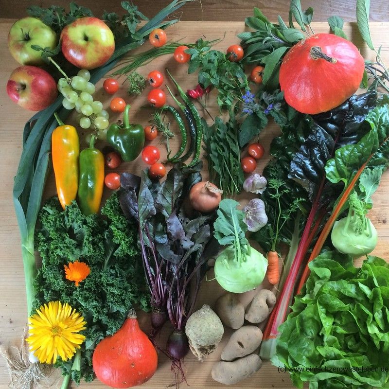 Vielfältigkeit im November: Regionales und saisonales Gemüse, Obst, Wildfrüchte, Kräuter, Teepflanzen und Nüsse!