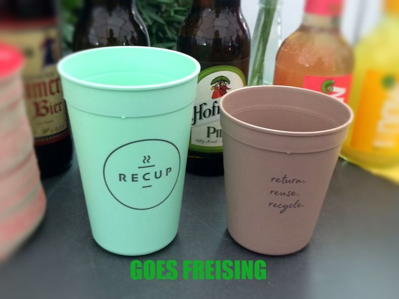 Mehrweg statt Einweg TATA! ReCup goes Freising - für weniger Müll am Bahnhof und in unseren Straßen. (c) www.einfachzerowasteleben.de Manuela Gaßner 